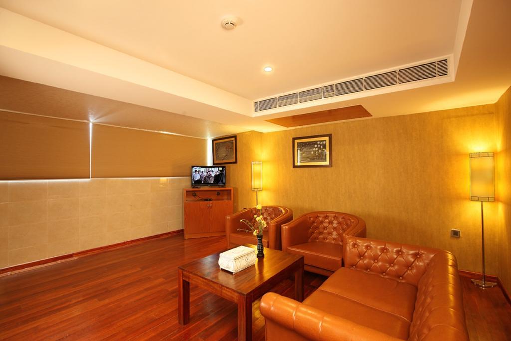 The Garuda Hotel Thrissur Ngoại thất bức ảnh